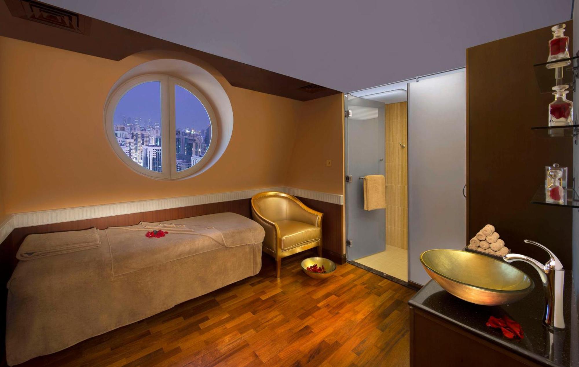 Royal Rose Abu Dhabi, A Curio Collection By Hilton Affiliated Abou Dabi