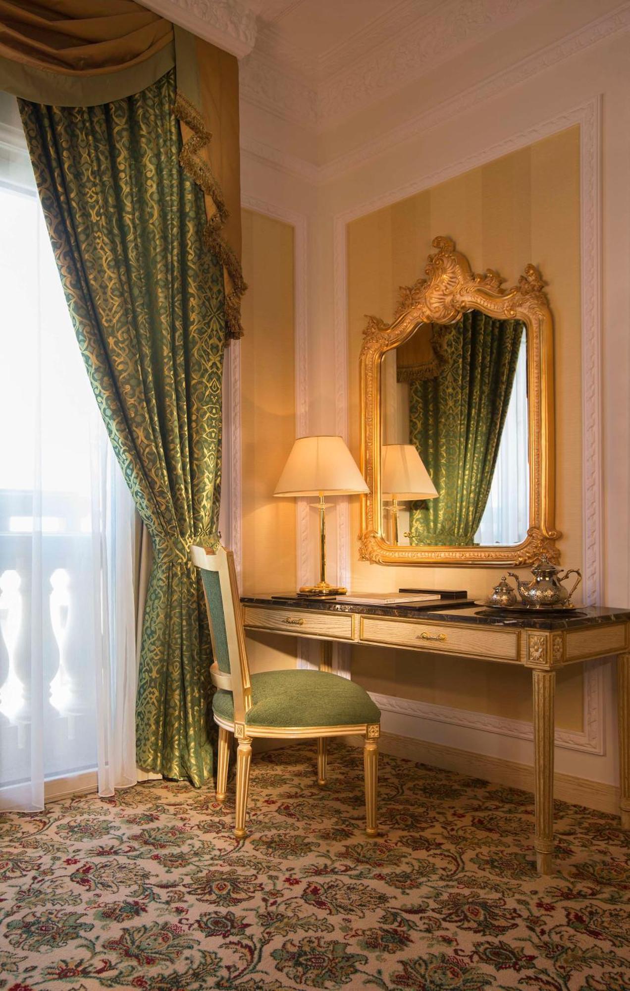 Hotel Royal Rose Abu Dhabi, A Curio Collection By Hilton Affiliated 5*