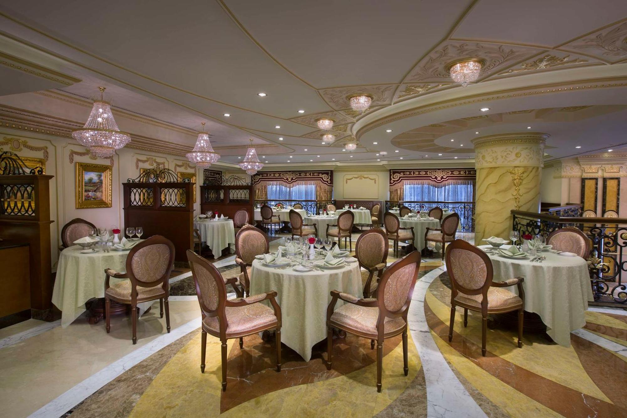 Hotel Royal Rose Abu Dhabi, A Curio Collection By Hilton Affiliated